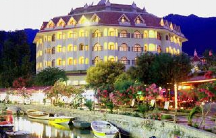 FORTUNA BEACH HOTEL