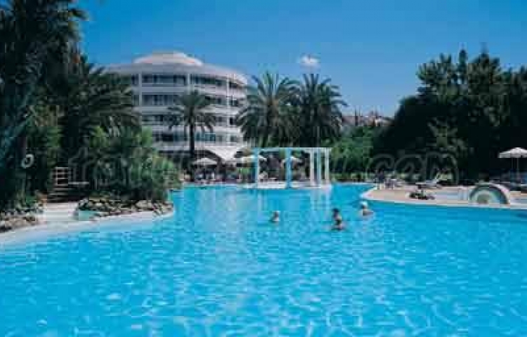 GRAND AZUR HOTEL