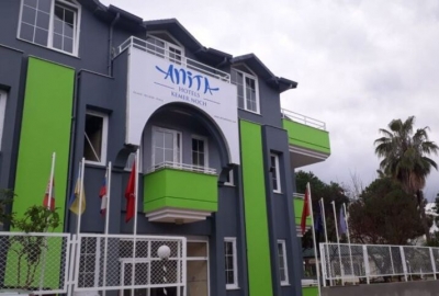Anita Kemer Noch Hotel