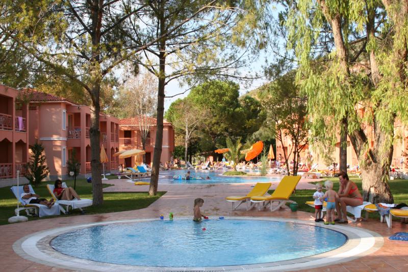 KUŞTUR TATiL KÖYÜ