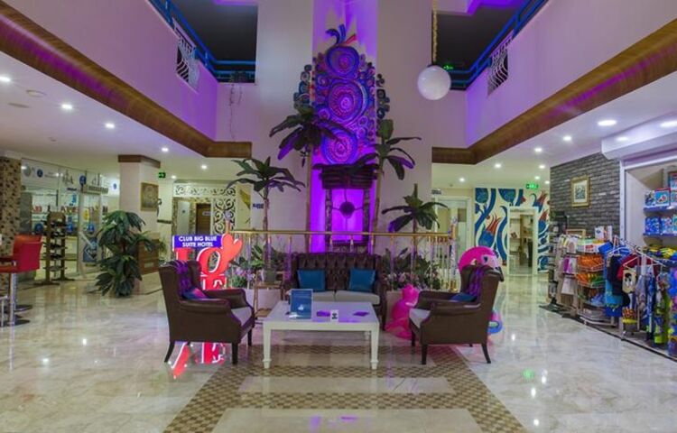 Club Big Blue Suite Hotel