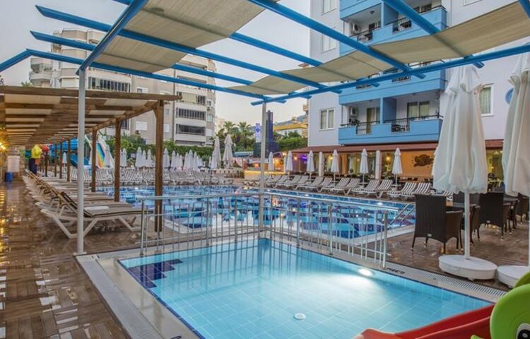 Club Big Blue Suite Hotel
