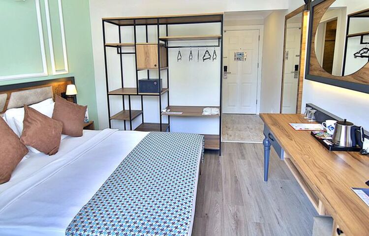 Club Big Blue Suite Hotel