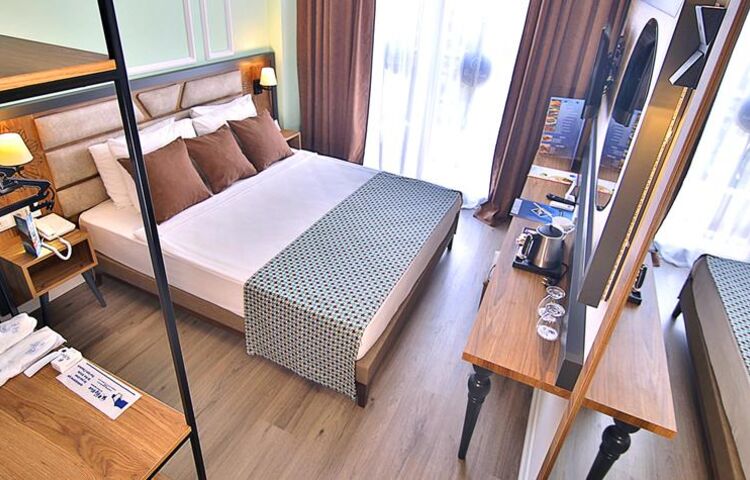 Club Big Blue Suite Hotel