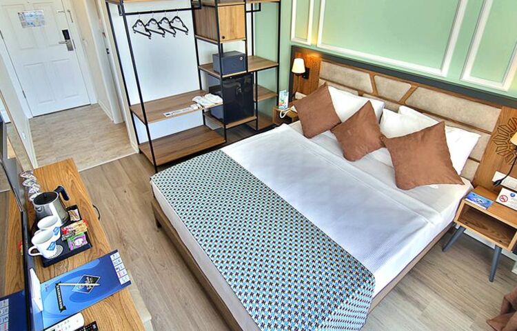 Club Big Blue Suite Hotel