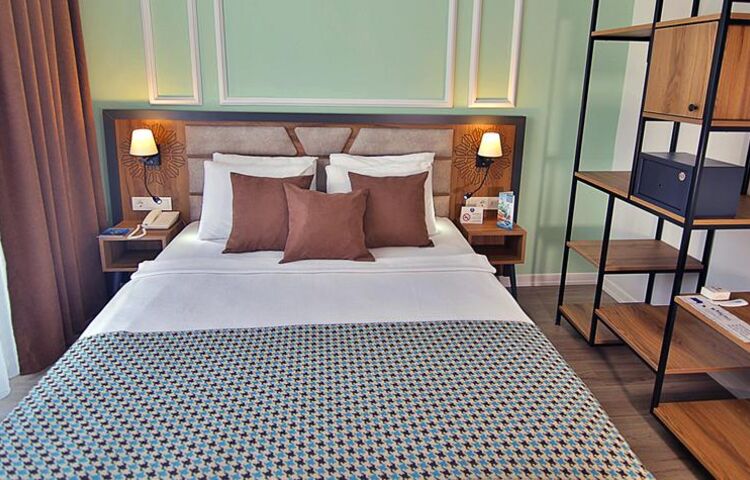 Club Big Blue Suite Hotel