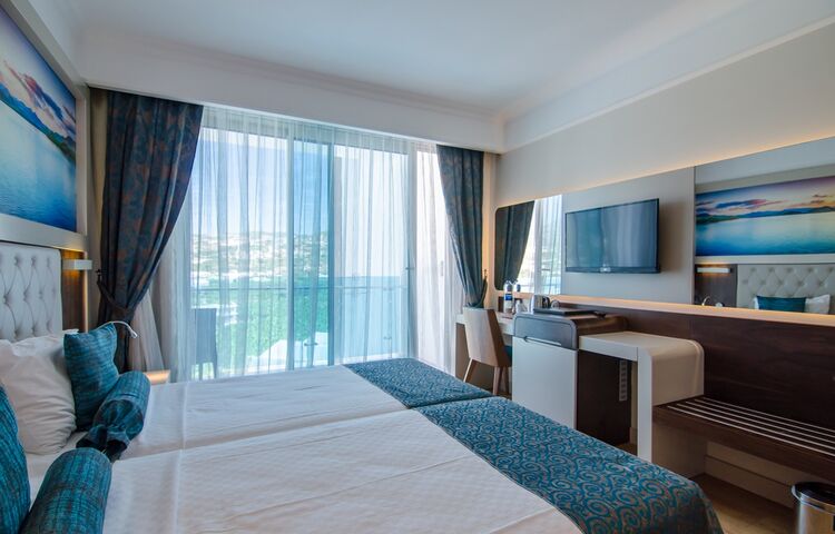 The Lumos Deluxe Resort Hotel
