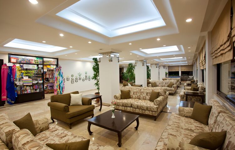 Club Titan Hotel