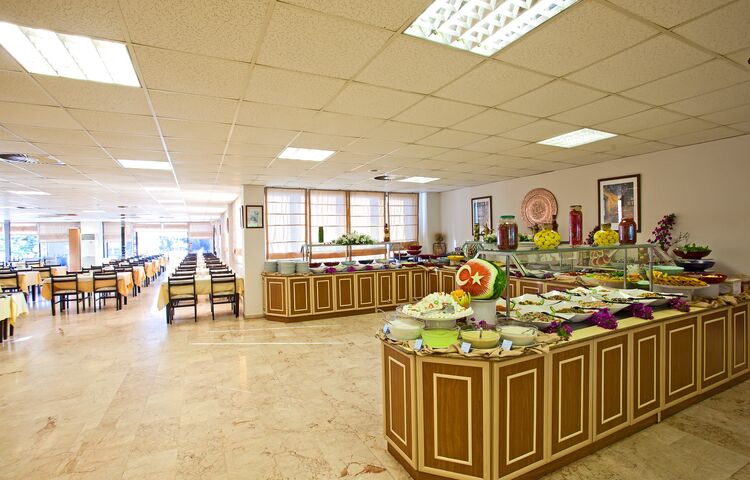 Club Titan Hotel