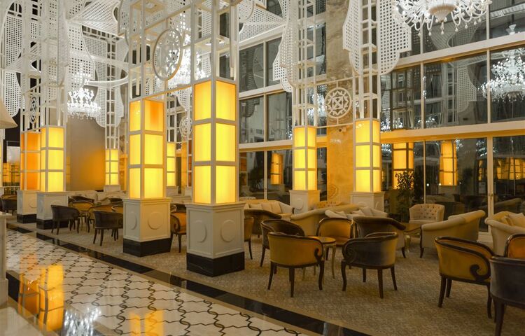 Side Crown Charm Palace