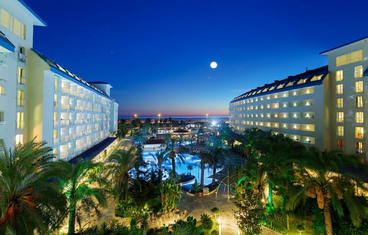 Crystal Admiral Resort Suites Spa