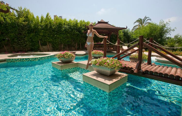 Crystal Admiral Resort Suites Spa