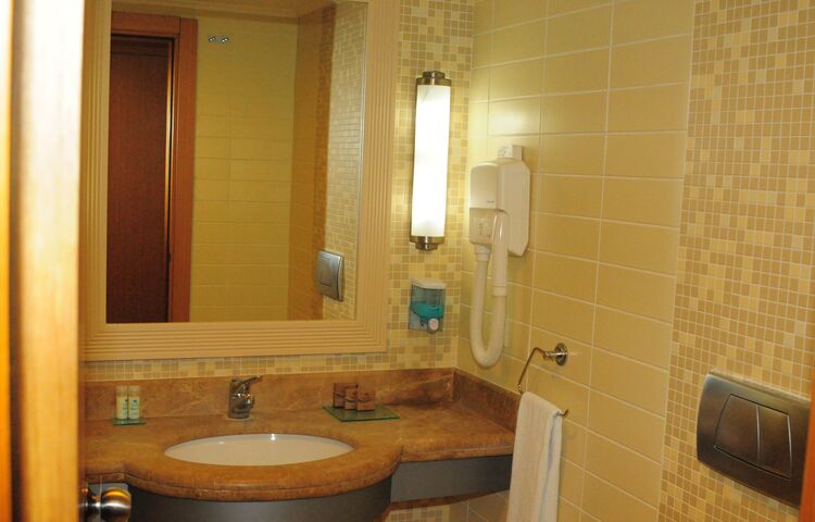 Crystal Admiral Resort Suites Spa