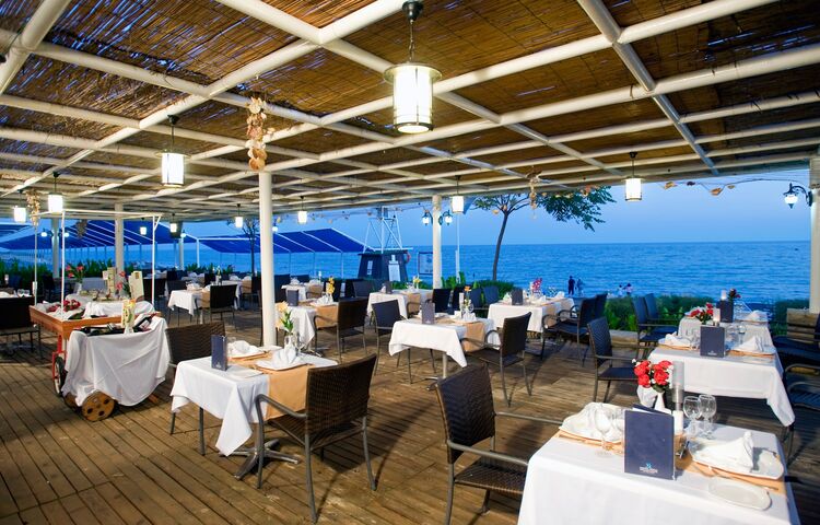 Crystal Admiral Resort Suites Spa