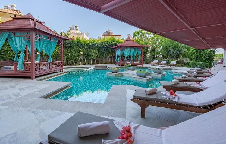 Crystal Admiral Resort Suites Spa