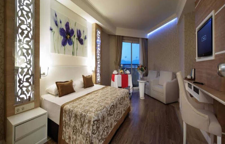 Crystal Sunset Luxury Resort & SPA