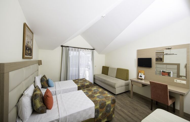 Palmet Beach Resort Hotel