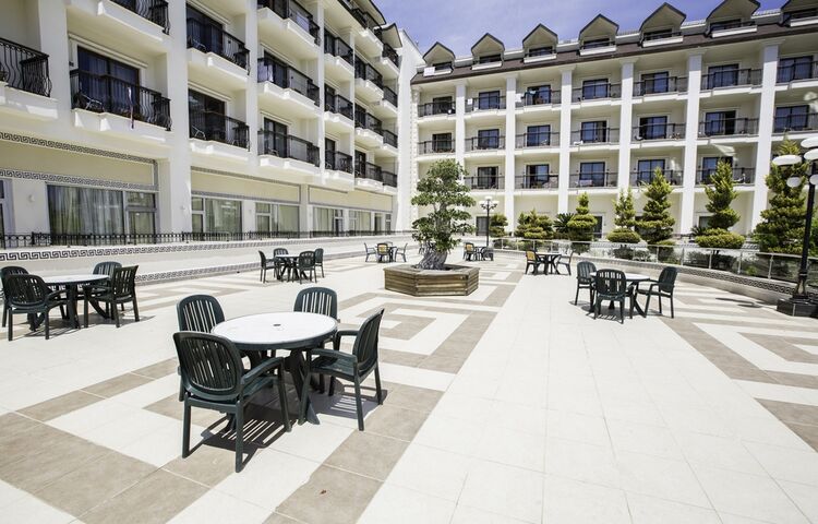 Palmet Beach Resort Hotel