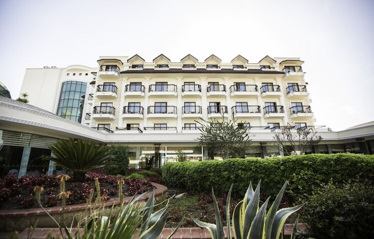 Palmet Beach Resort Hotel
