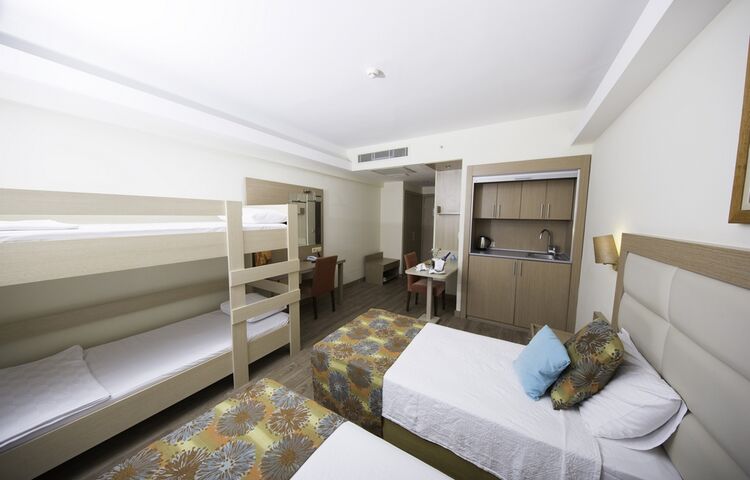 Palmet Beach Resort Hotel