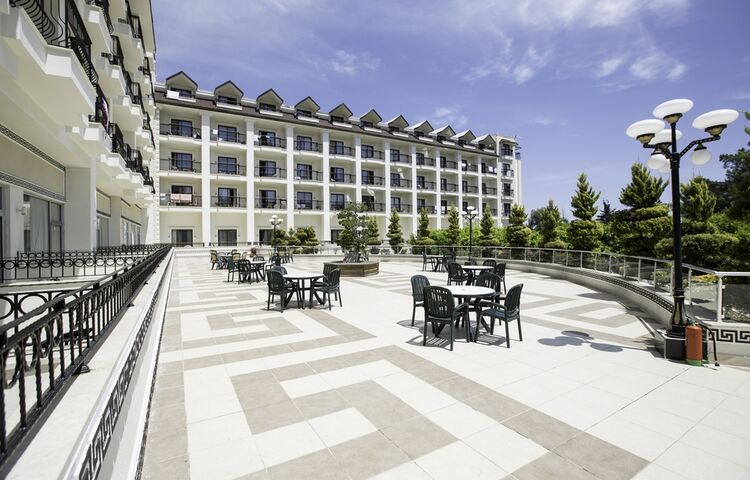 Palmet Beach Resort Hotel
