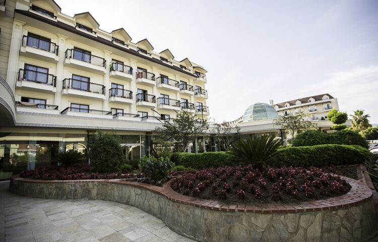 Palmet Beach Resort Hotel