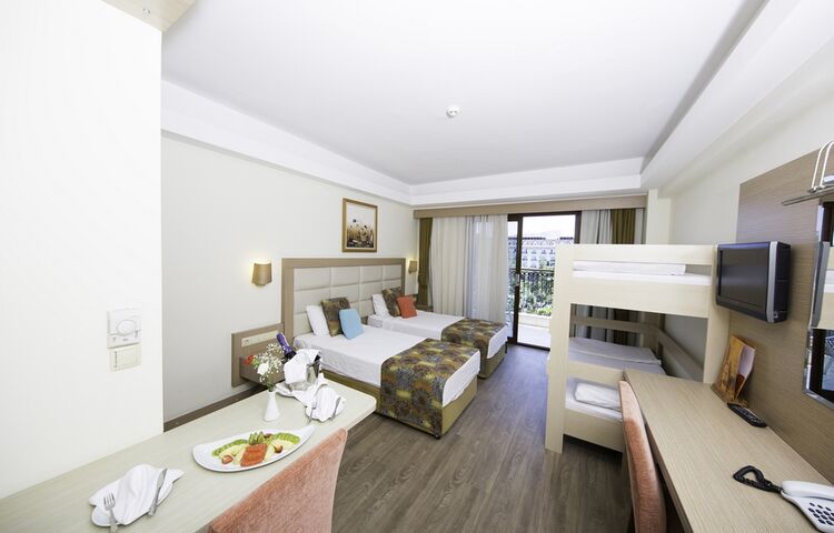 Palmet Beach Resort Hotel