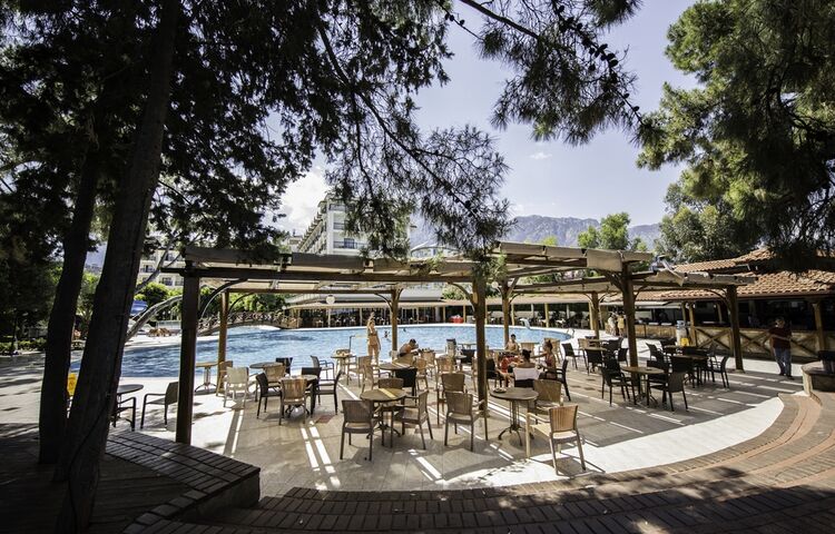 Palmet Beach Resort Hotel