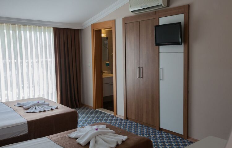Monna Roza Garden Resort Hotel