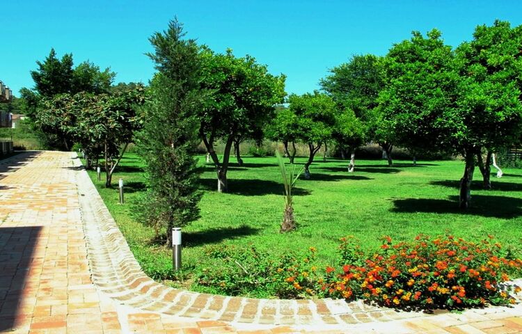 Monna Roza Garden Resort Hotel