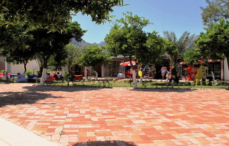 Monna Roza Garden Resort Hotel