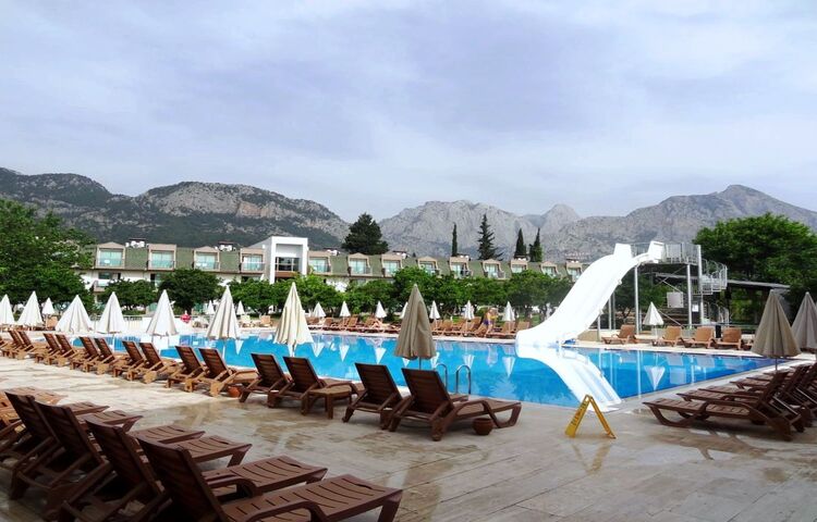 Monna Roza Garden Resort Hotel
