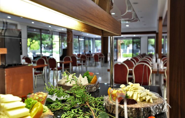 Monna Roza Garden Resort Hotel