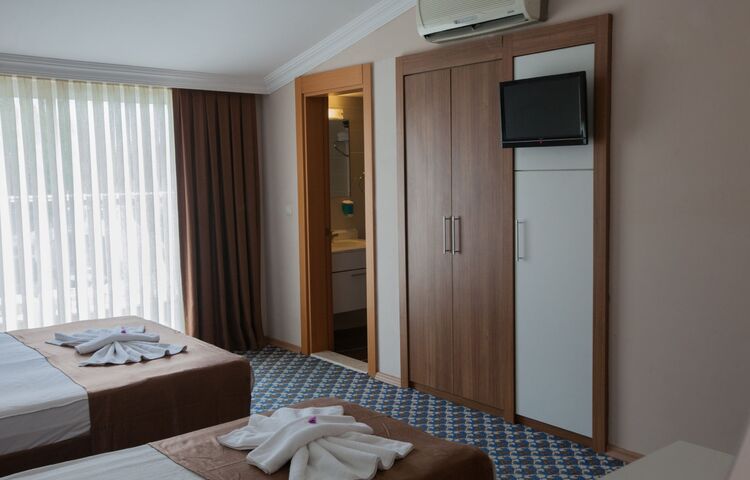 Monna Roza Garden Resort Hotel