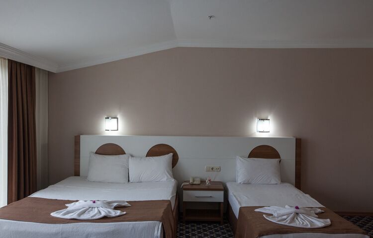 Monna Roza Garden Resort Hotel