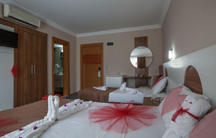 Monna Roza Garden Resort Hotel