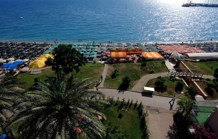 Viking Nona Beach Hotel