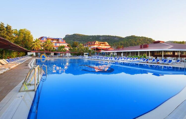 Sailor's Beach Club