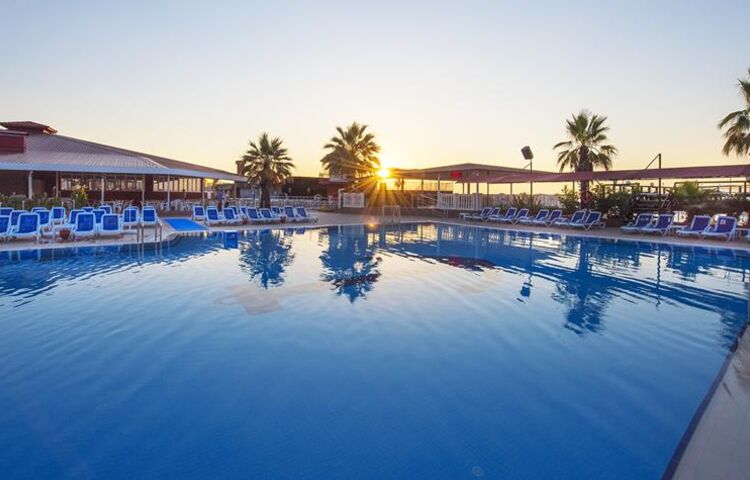 Sailor's Beach Club