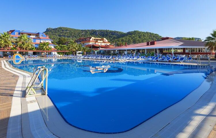 Sailor's Beach Club