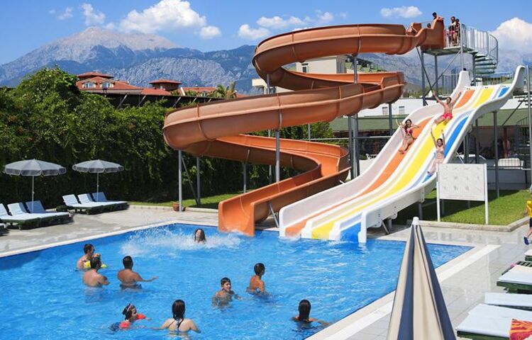 Sailor's Beach Club