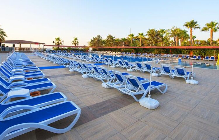 Sailor's Beach Club