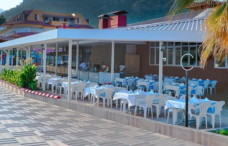 Sailor's Beach Club