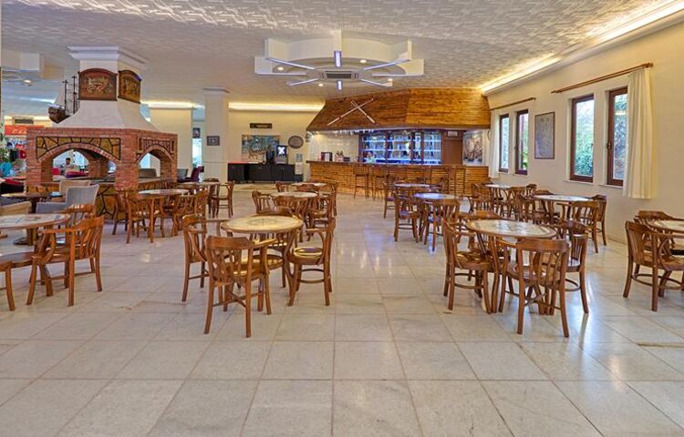 Sailor's Beach Club