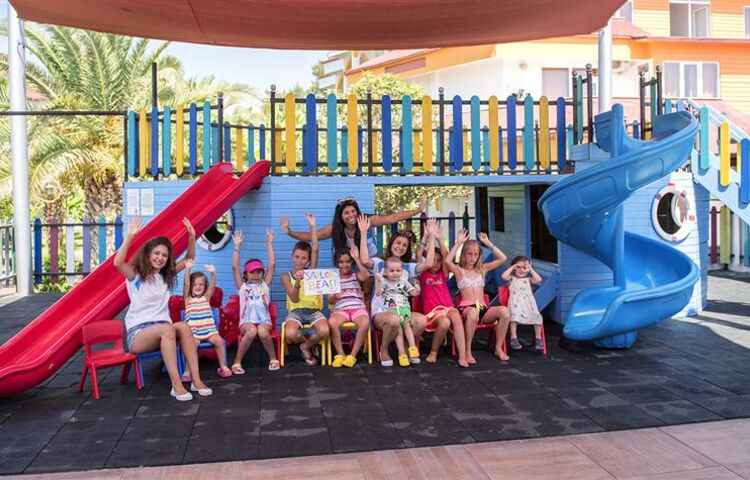 Sailor's Beach Club