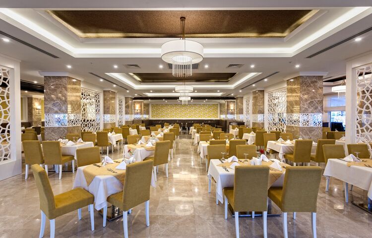 Karmir Hotel Resort & Spa