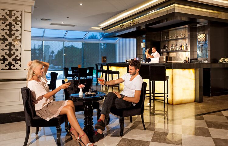 Karmir Hotel Resort & Spa