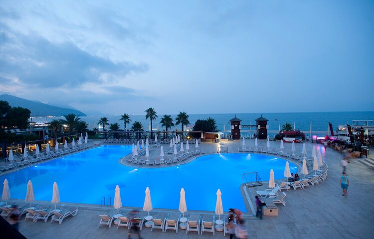 Crystal Flora Beach Resort