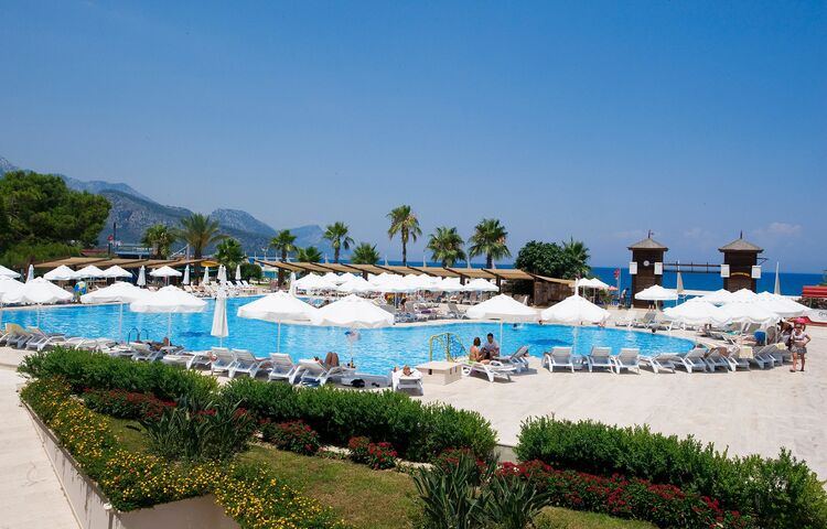 Crystal Flora Beach Resort