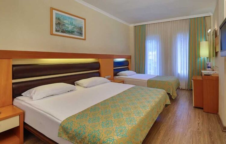 Crystal Flora Beach Resort